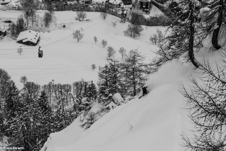 Liz Daley snowboarding Entreves Palud