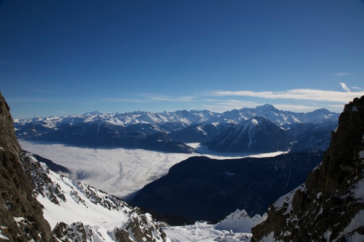 La Valais under a sea of cloud