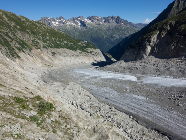 Envers rock climbing