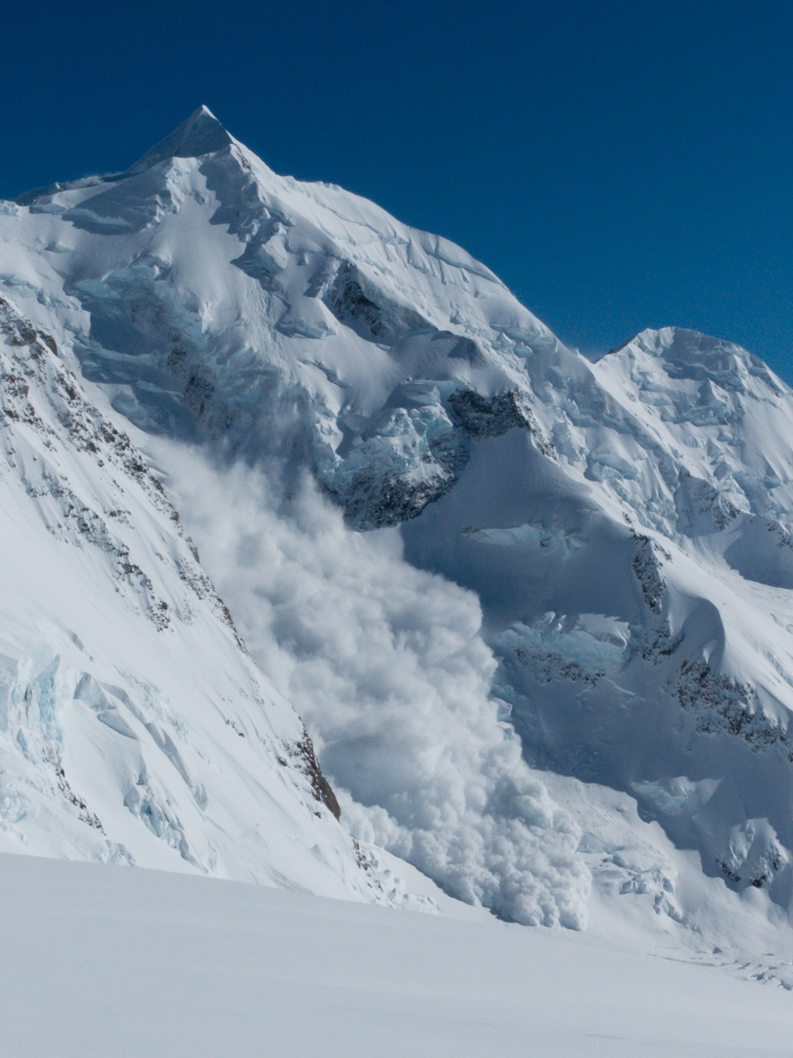 avalanche on Silberhorn, Aoraki Mt Cook range